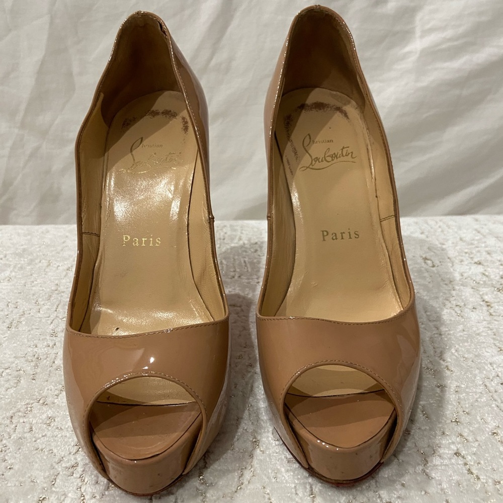 Christian louboutin nude sandals